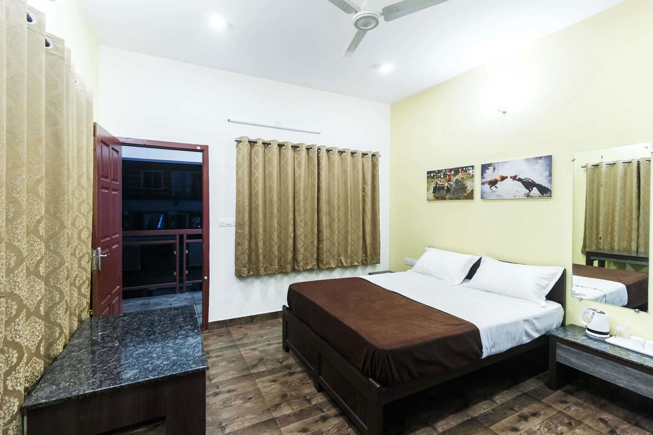 Karkera Comforts Hotel Madikeri Exterior foto