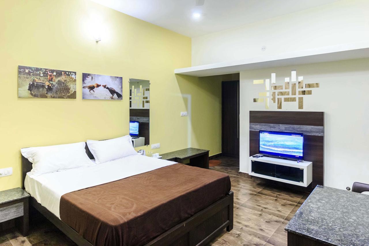 Karkera Comforts Hotel Madikeri Exterior foto